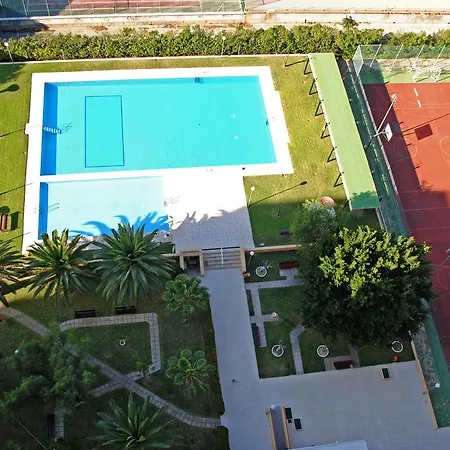 Beach & Pool דירה *